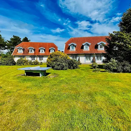 Marla Holiday home Born